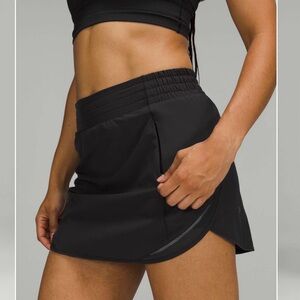 Lululemon Hotty Hot High-Rise Skirt black size 8